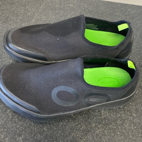OOFOS Other - MEN'S OOMG EEZEE LOW SHOE - BLACK 42.5
